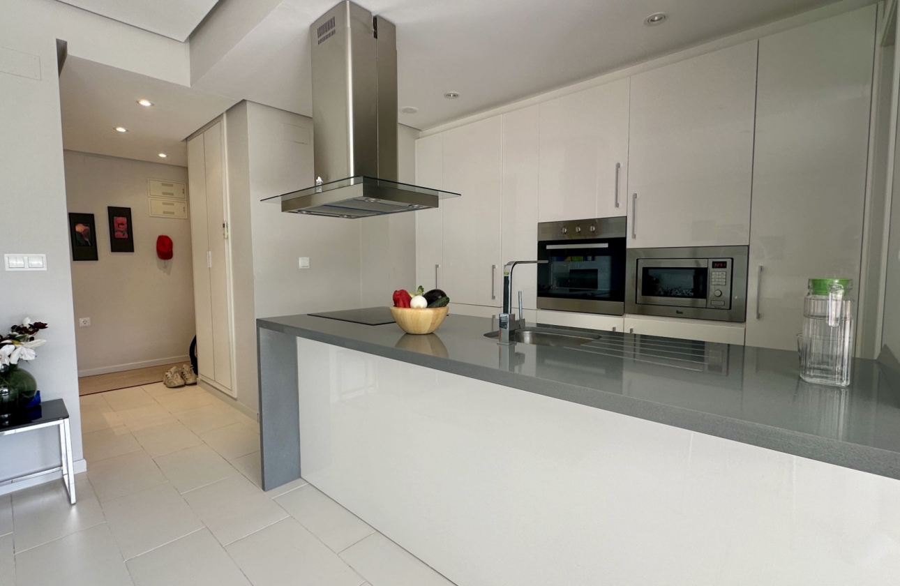 Resale - Apartment / flat - Orihuela Costa - Villamartín