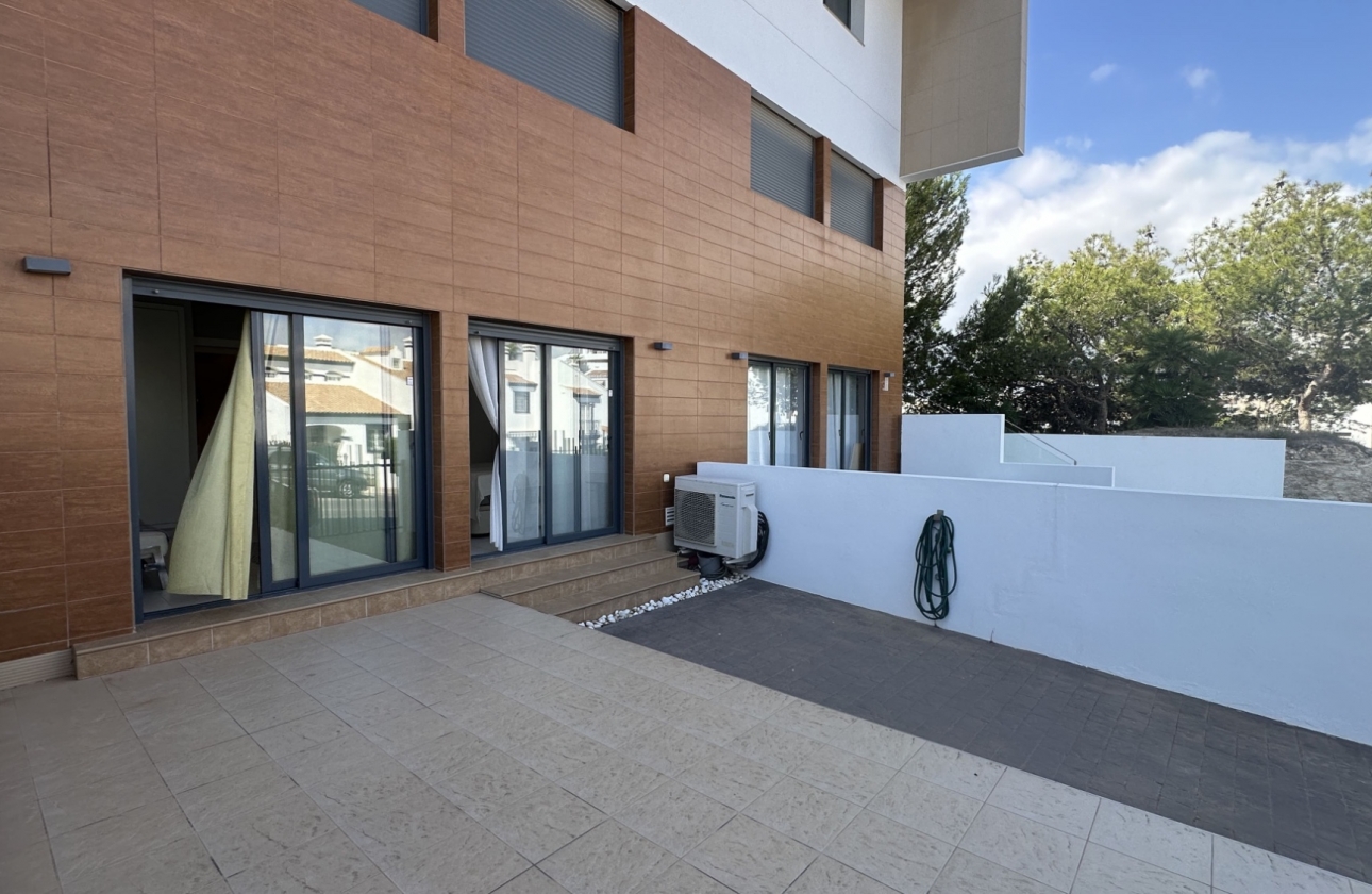 Resale - Apartment / flat - Orihuela Costa - Villamartín