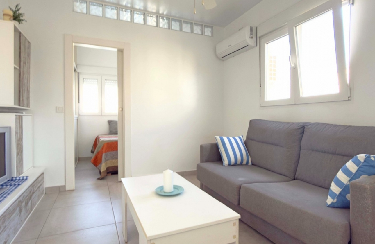 Resale - Apartment / flat - Torrevieja - El Acequión - Los Náufragos