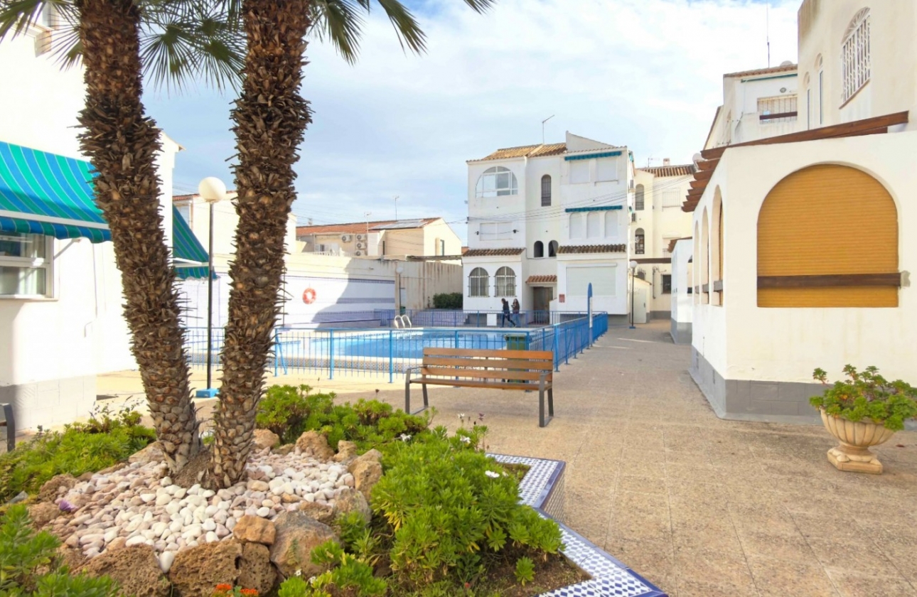 Resale - Apartment / flat - Torrevieja - El Acequión - Los Náufragos