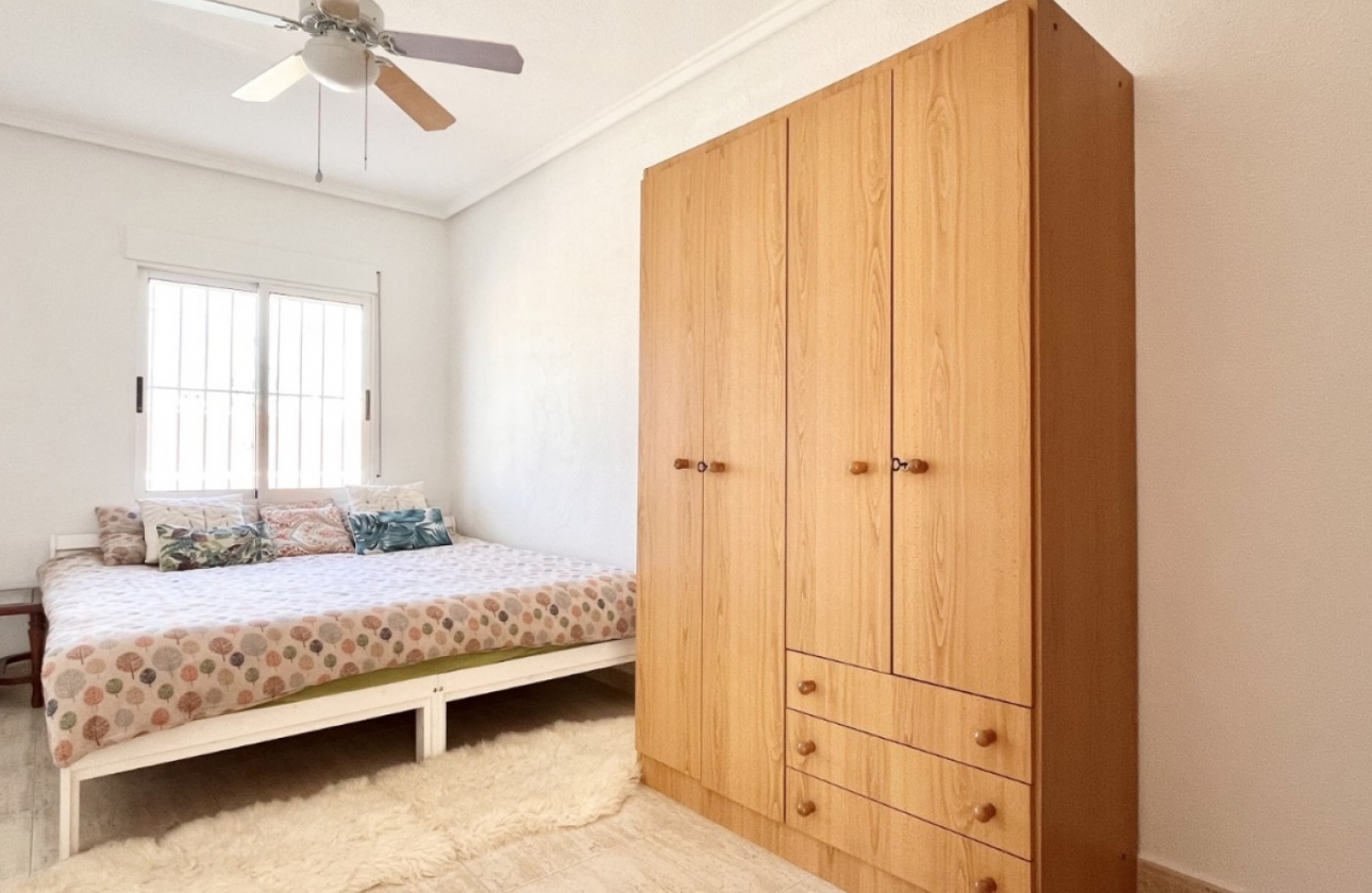 Resale - House - Torrevieja - La Siesta - El Salado -  Torreta