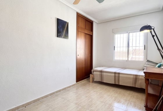Resale - House - Torrevieja - La Siesta - El Salado -  Torreta