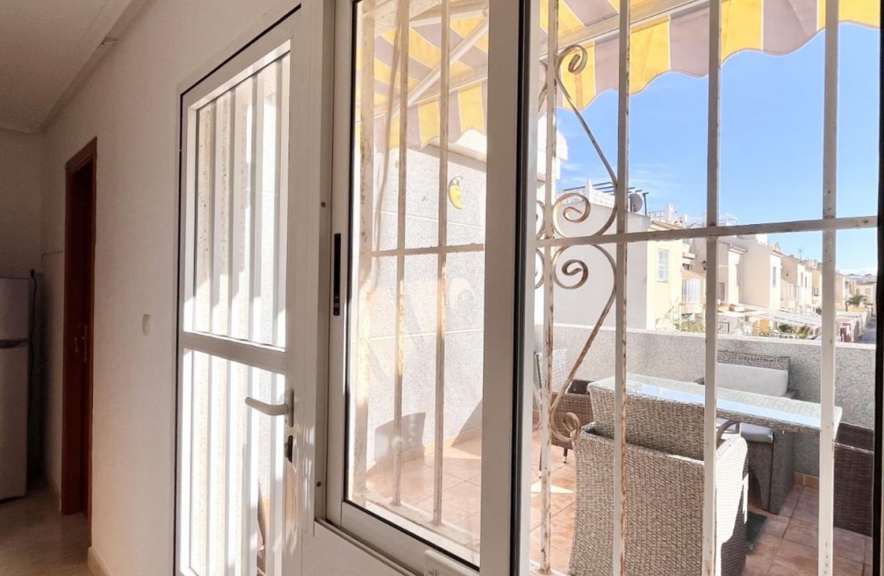 Resale - House - Torrevieja - La Siesta - El Salado -  Torreta