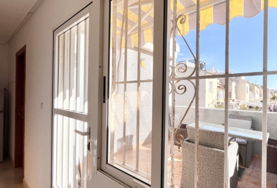 Resale - House - Torrevieja - La Siesta - El Salado -  Torreta