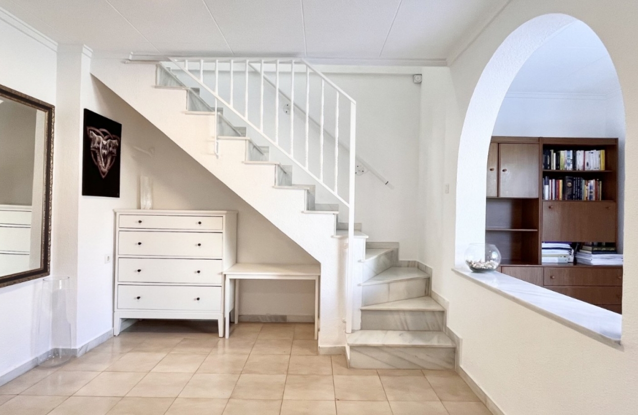 Resale - House - Torrevieja - La Siesta - El Salado -  Torreta