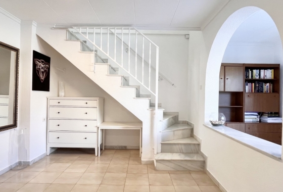 Resale - House - Torrevieja - La Siesta - El Salado -  Torreta