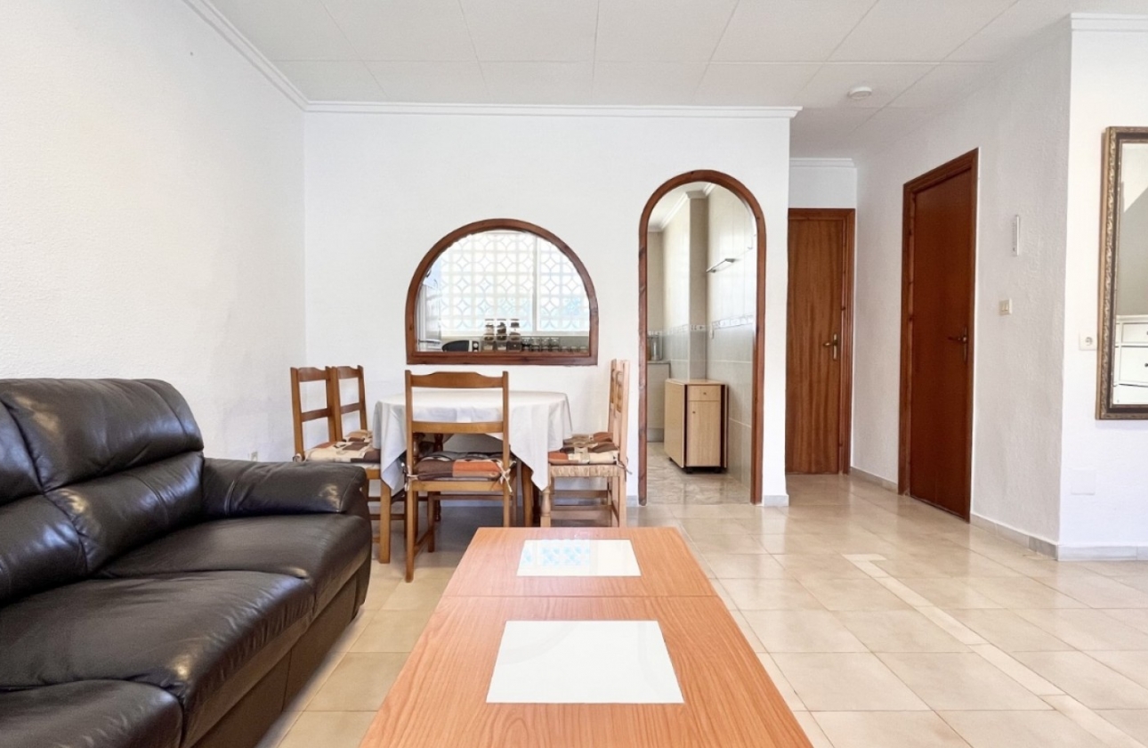 Resale - House - Torrevieja - La Siesta - El Salado -  Torreta