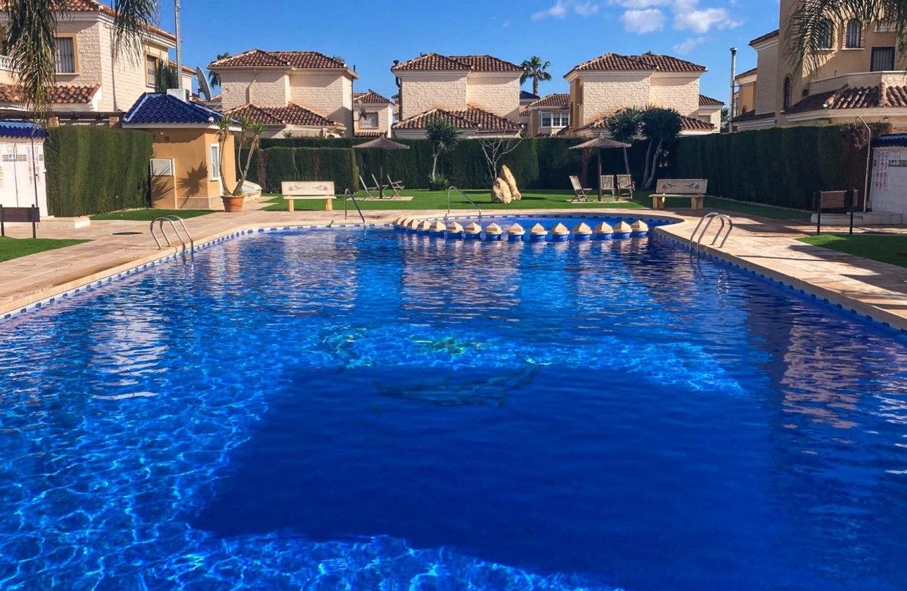 Resale - Villa - Guardamar del Segura - El Raso