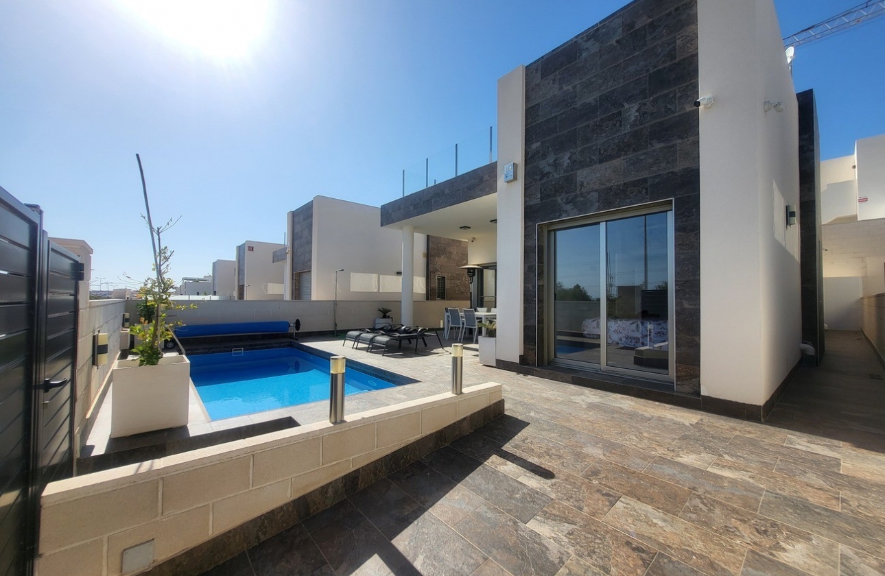 Resale - Villa - Villamartin