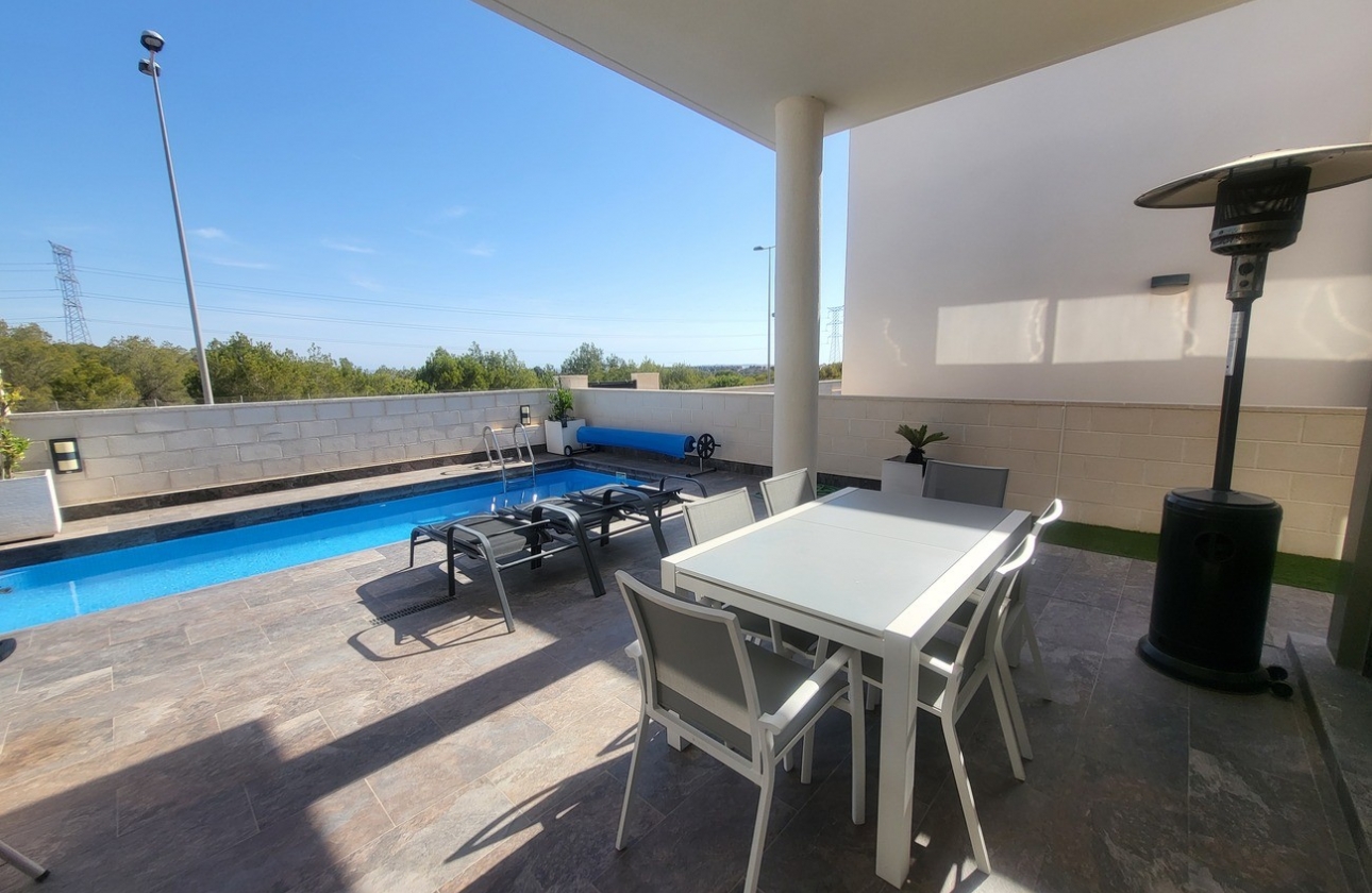 Resale - Villa - Villamartin