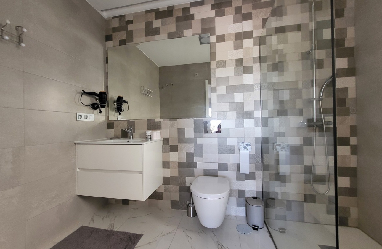 Resale - Villa - Villamartin