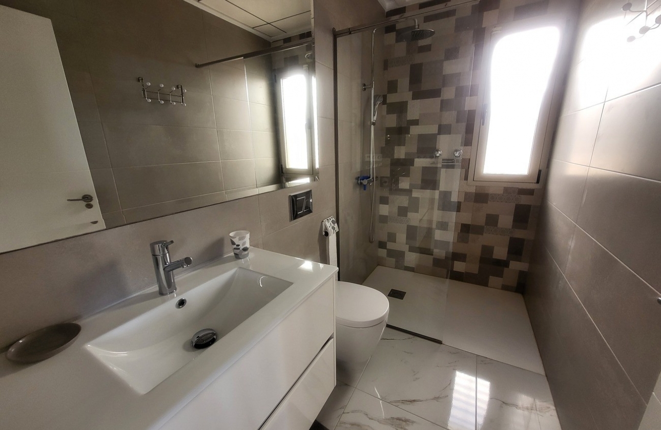 Resale - Villa - Villamartin