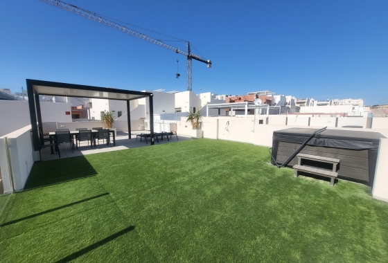 Resale - Villa - Villamartin
