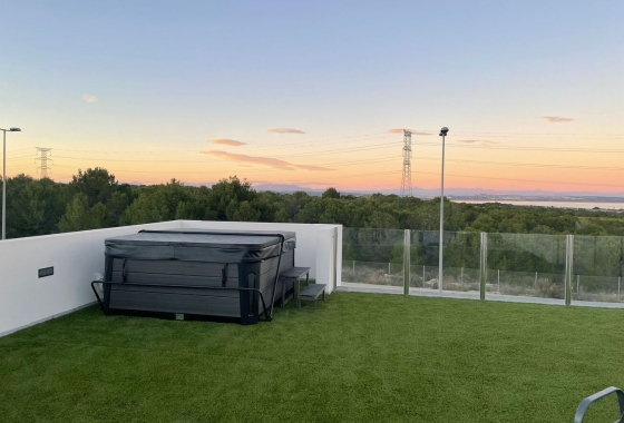 Resale - Villa - Villamartin