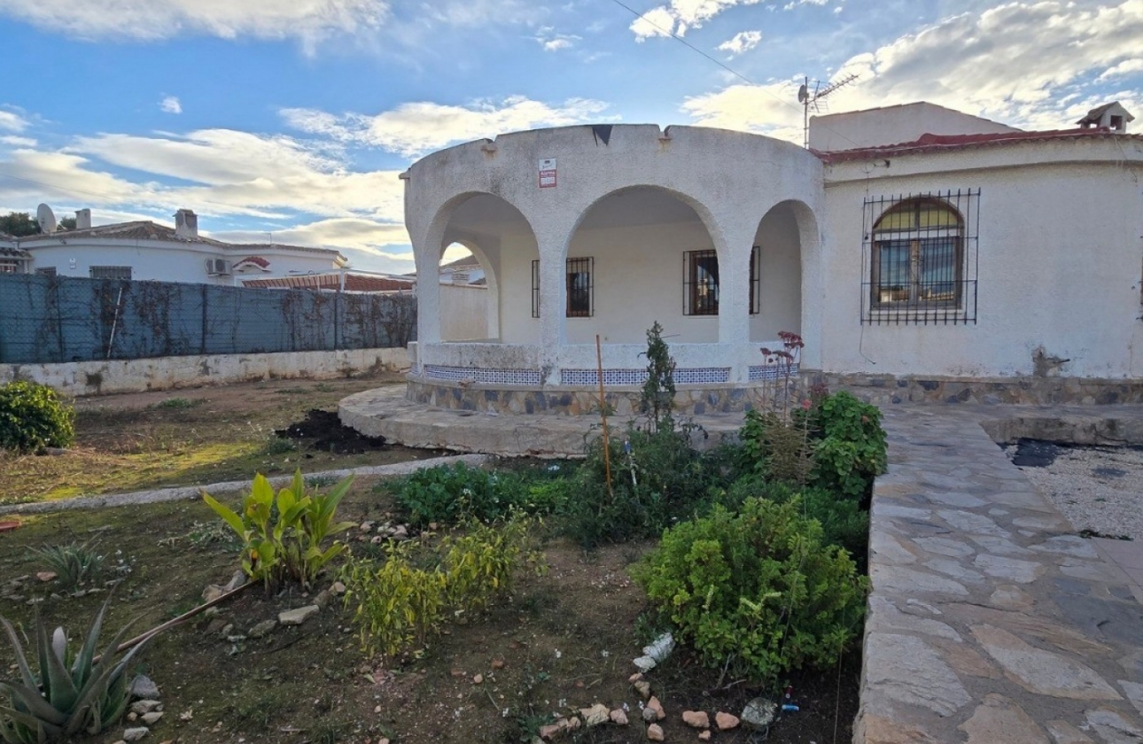 Resale - Villa - Torrevieja - El Chaparal