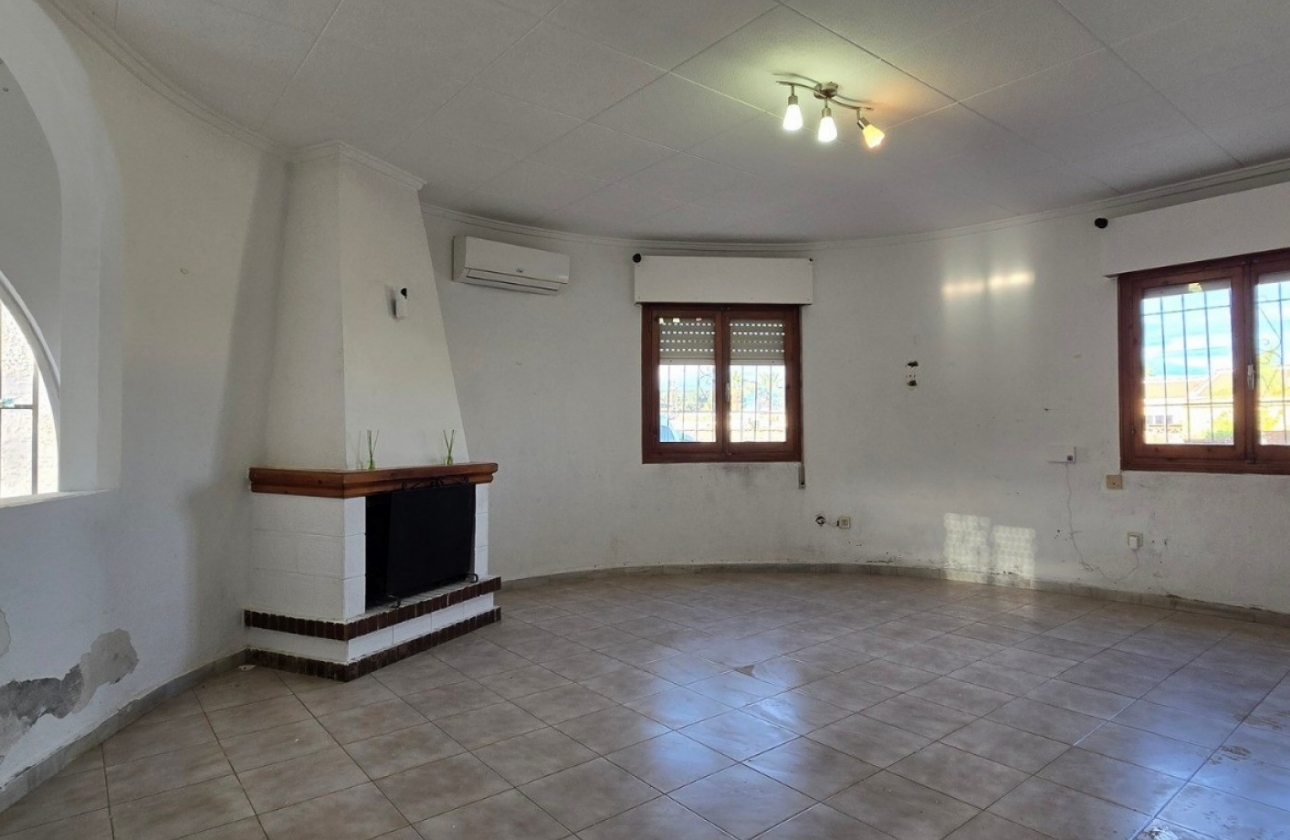 Resale - Villa - Torrevieja - El Chaparal
