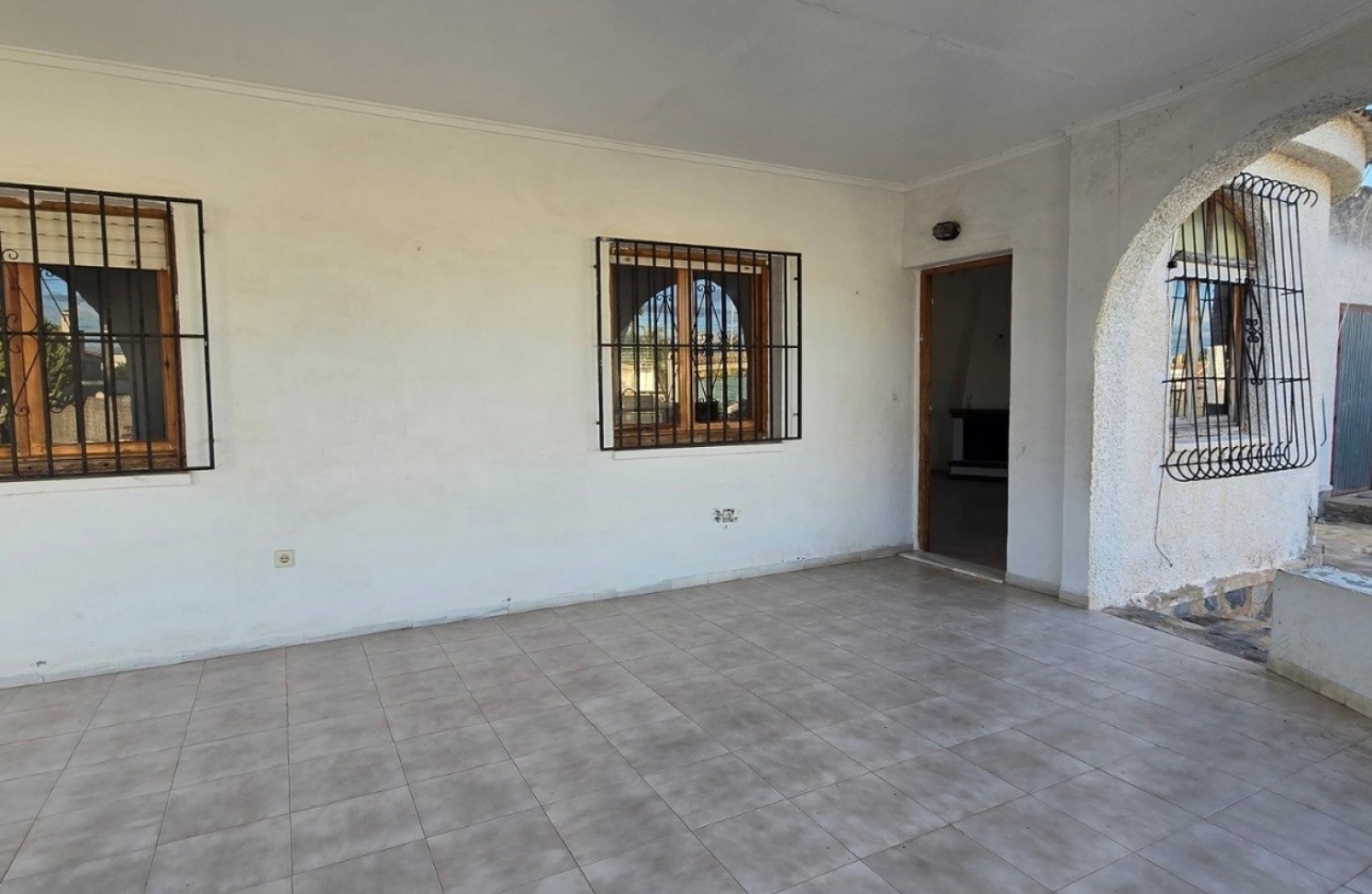 Resale - Villa - Torrevieja - El Chaparal