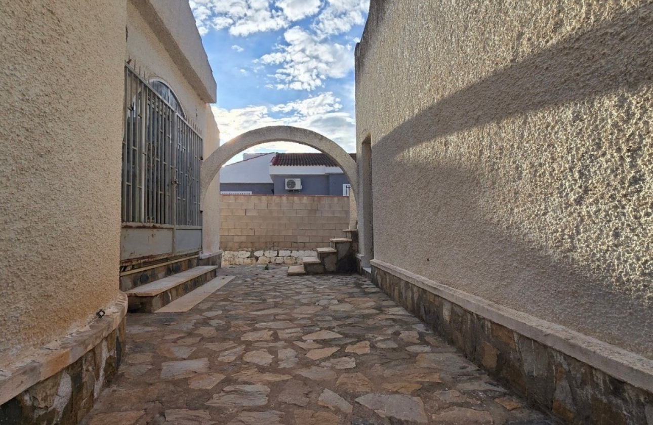 Resale - Villa - Torrevieja - El Chaparal