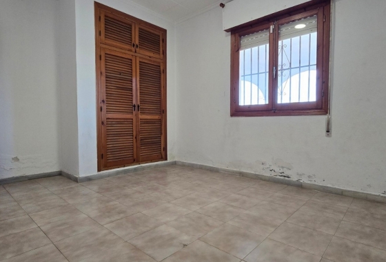 Resale - Villa - Torrevieja - El Chaparal