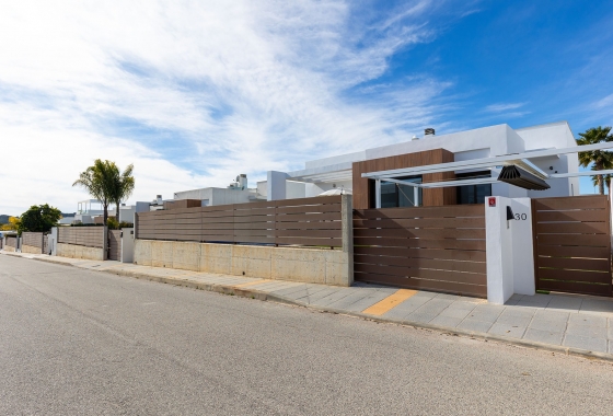 Resale - Villa - Orihuela Costa - Vistabella Golf