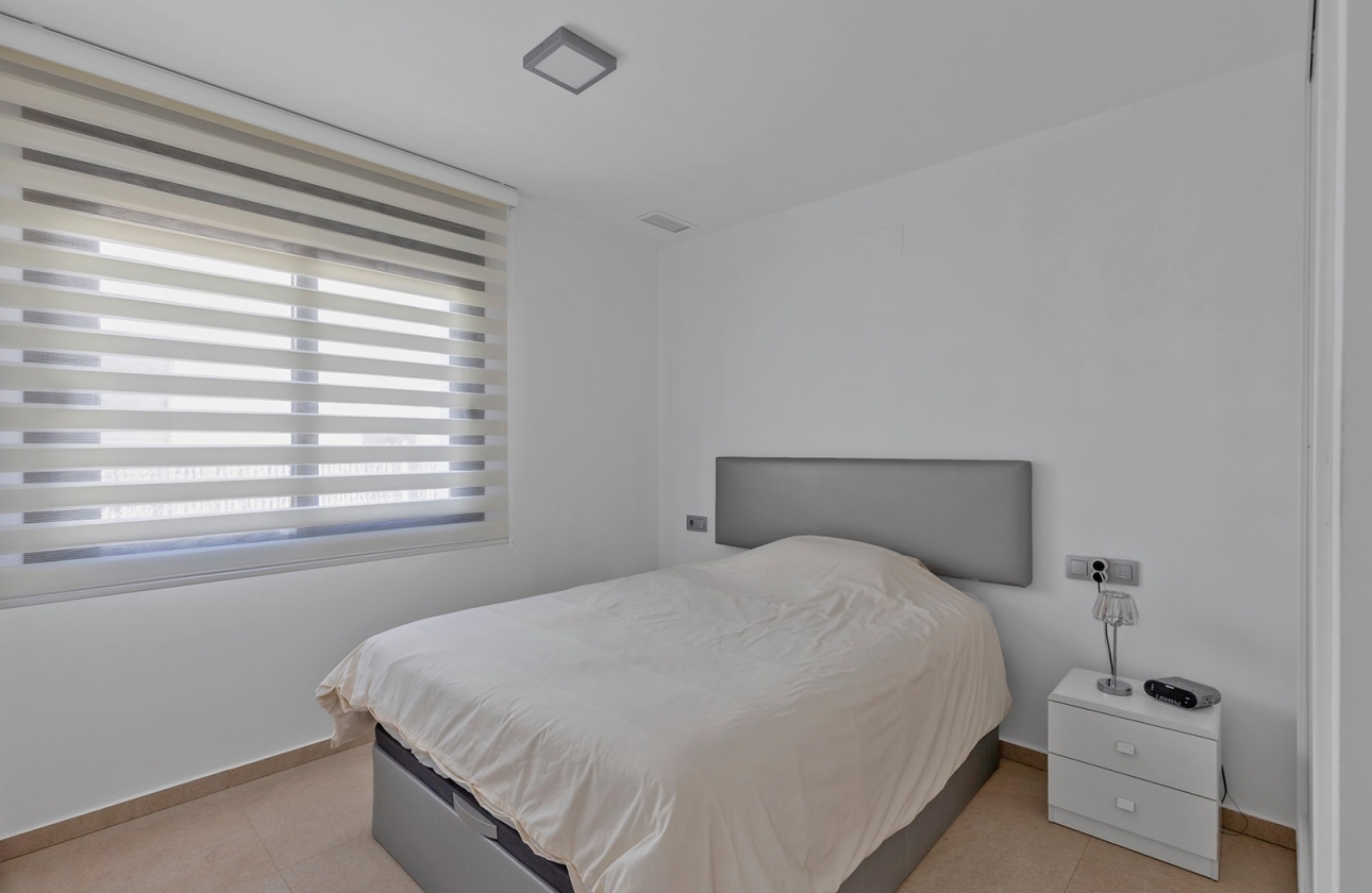 Resale - Villa - Orihuela Costa - Vistabella Golf