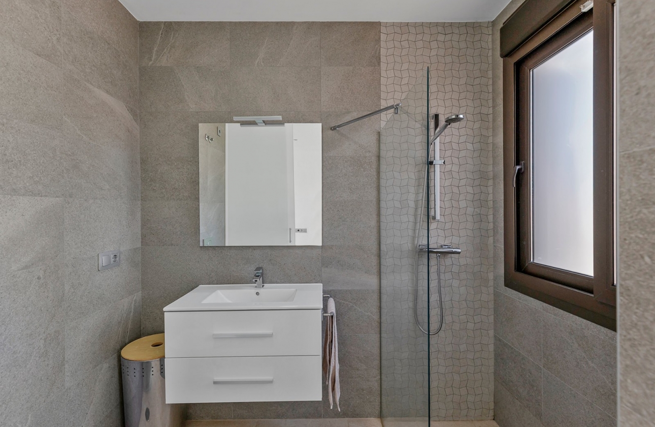 Resale - Villa - Orihuela Costa - Vistabella Golf