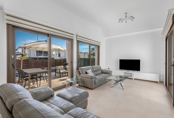 Resale - Villa - Orihuela Costa - Vistabella Golf