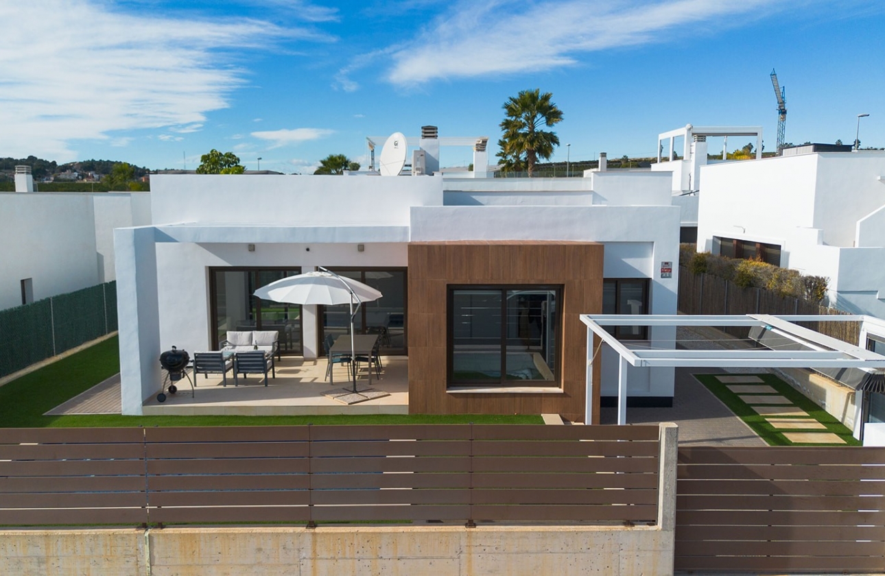 Resale - Villa - Orihuela Costa - Vistabella Golf