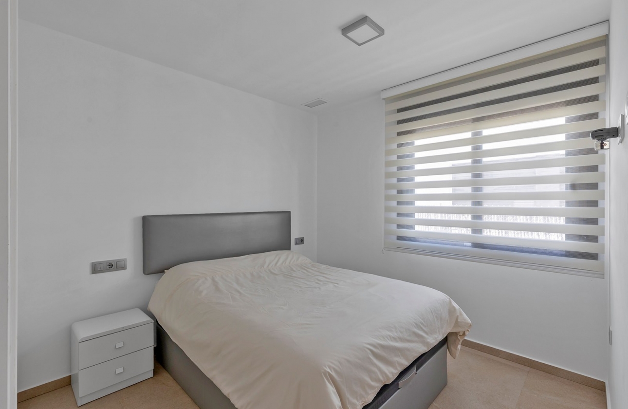 Resale - Villa - Orihuela Costa - Vistabella Golf