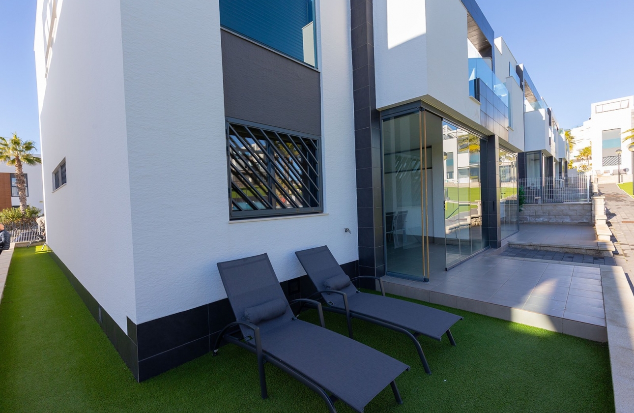 Resale - Apartment / flat - Punta Prima