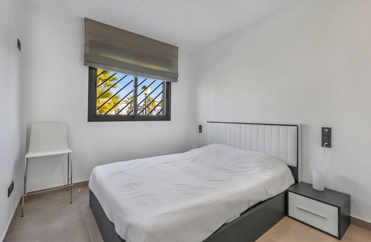 Resale - Apartment / flat - Punta Prima