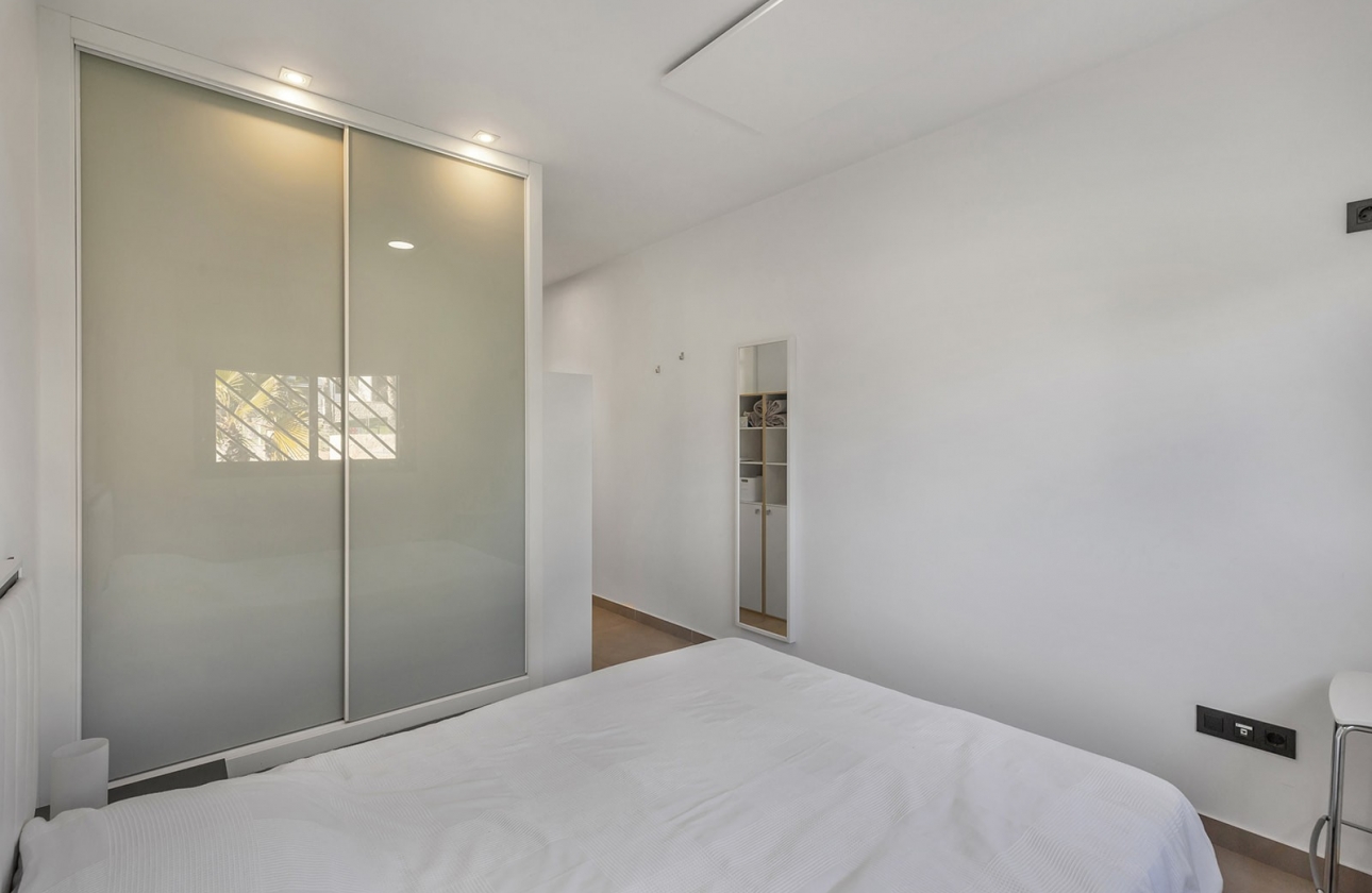 Resale - Apartment / flat - Punta Prima