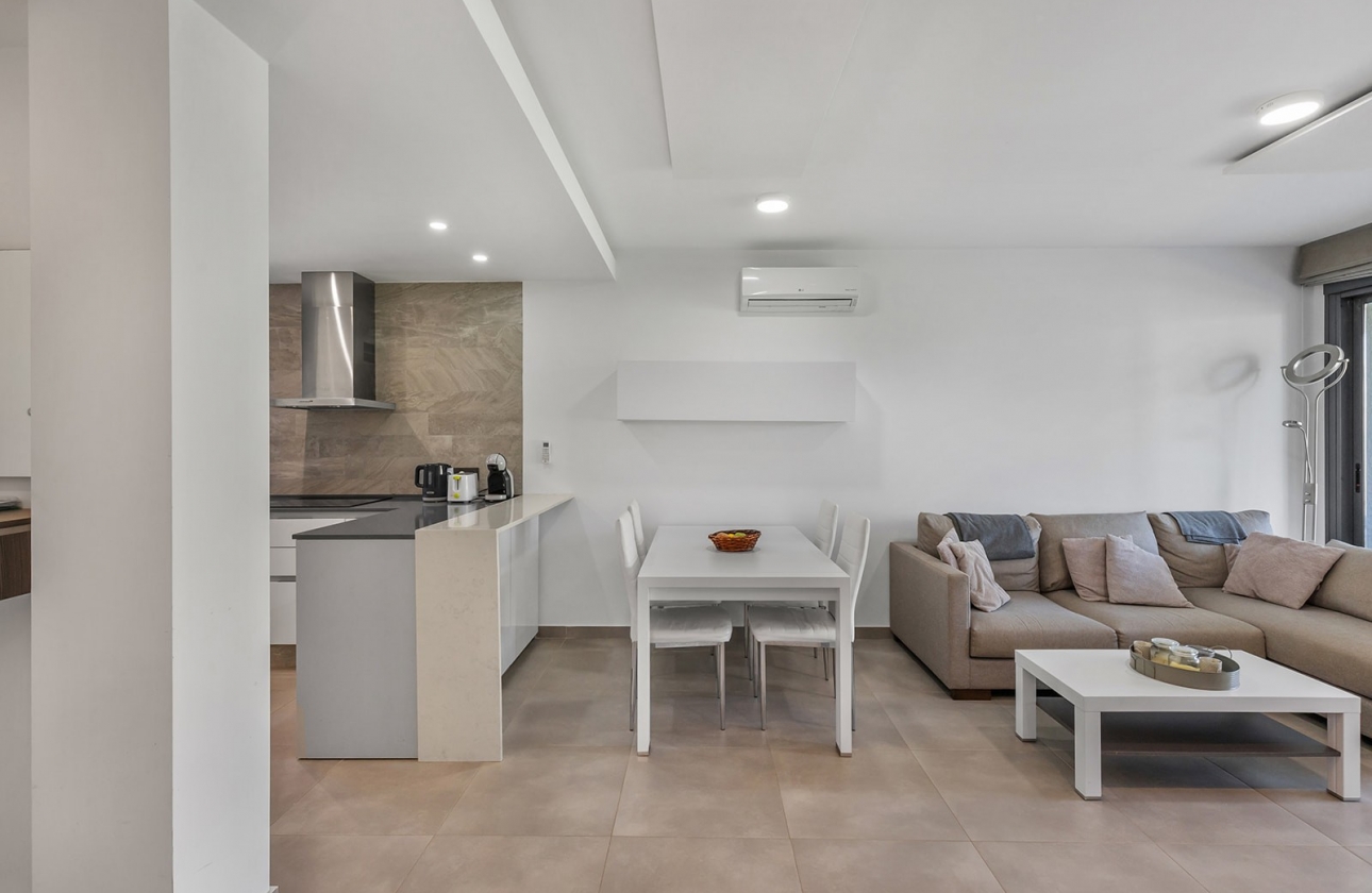 Resale - Apartment / flat - Punta Prima