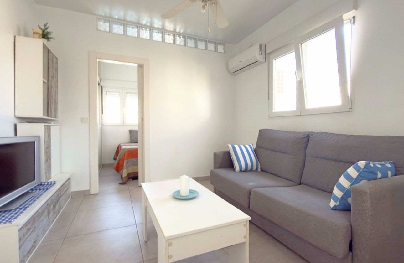 Resale - Apartment / flat - Torrevieja - Playa Los Naufragos