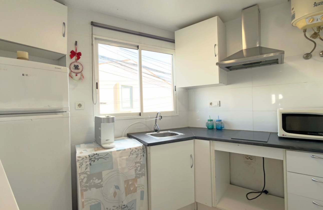 Resale - Apartment / flat - Torrevieja - Playa Los Naufragos
