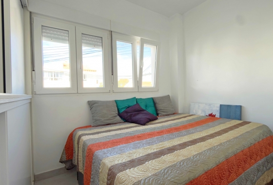 Resale - Apartment / flat - Torrevieja - Playa Los Naufragos