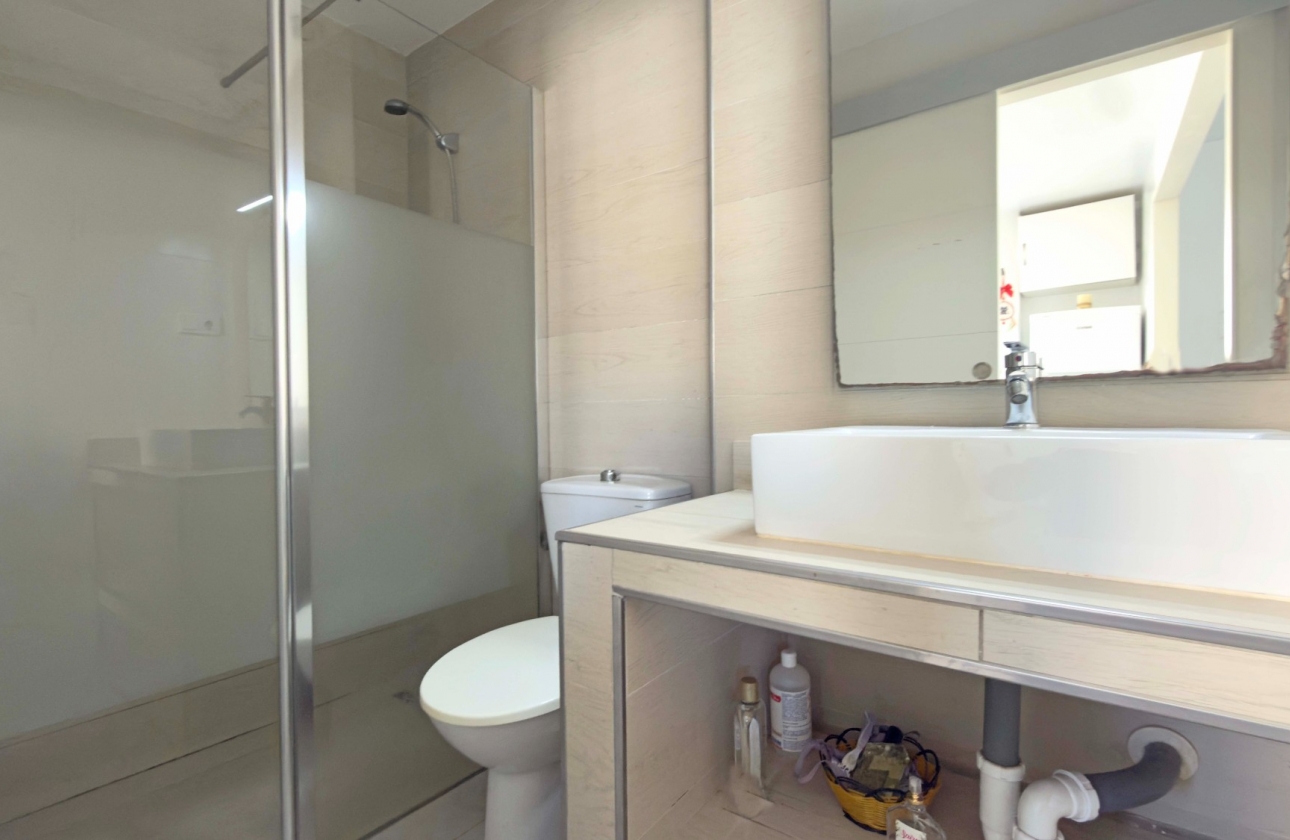 Resale - Apartment / flat - Torrevieja - Playa Los Naufragos