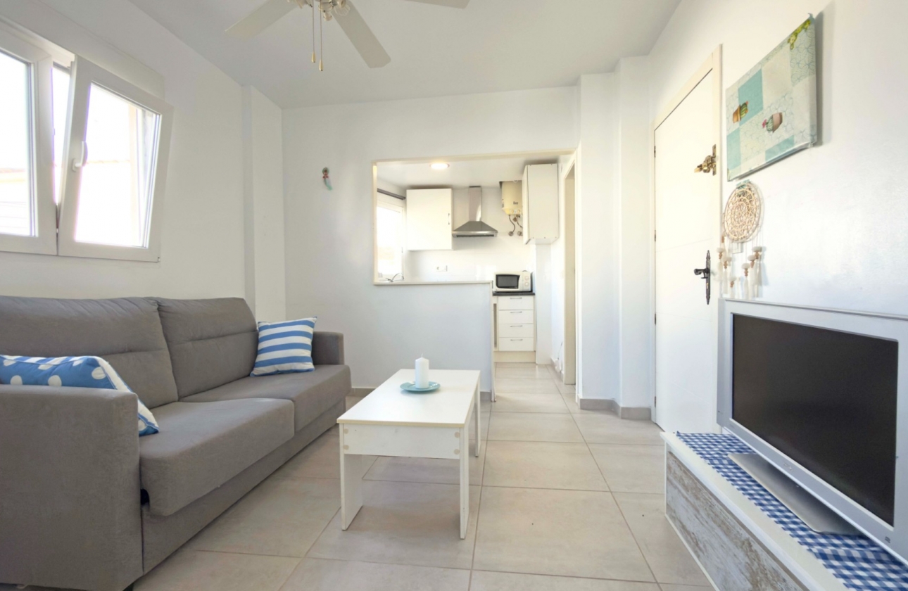 Resale - Apartment / flat - Torrevieja - Playa Los Naufragos