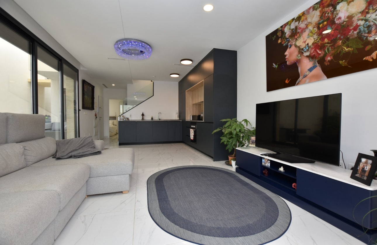 Reventa - Villa - Los Montesinos