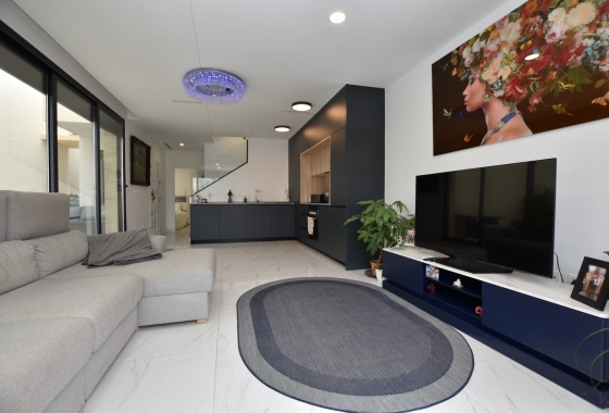 Reventa - Villa - Los Montesinos