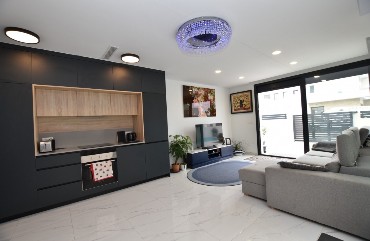 Reventa - Villa - Los Montesinos