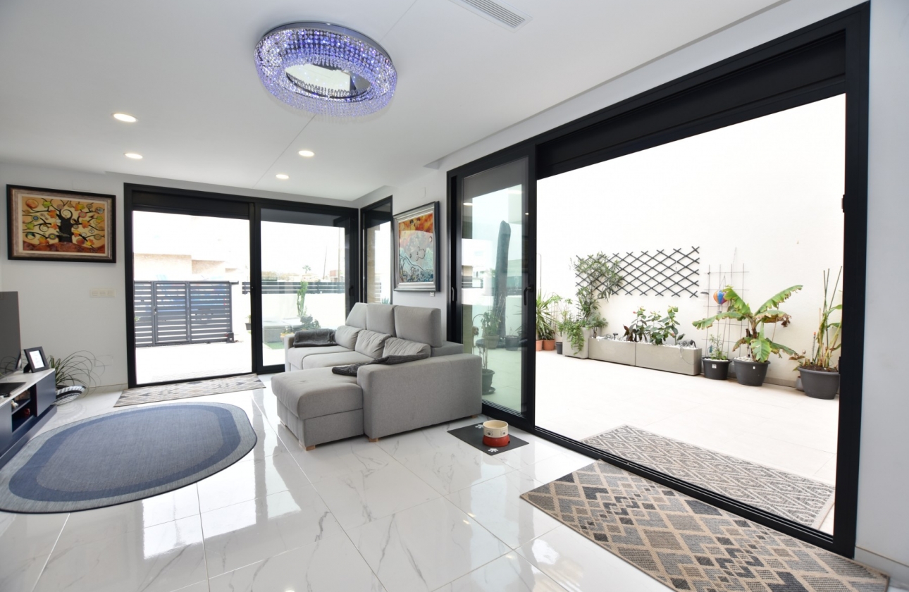 Reventa - Villa - Los Montesinos