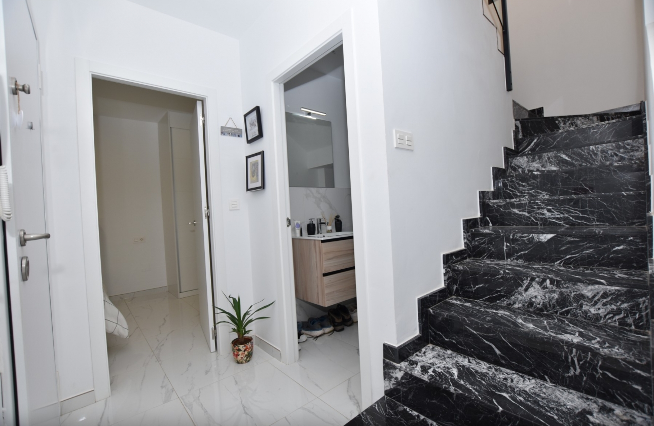 Reventa - Villa - Los Montesinos