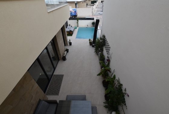 Reventa - Villa - Los Montesinos