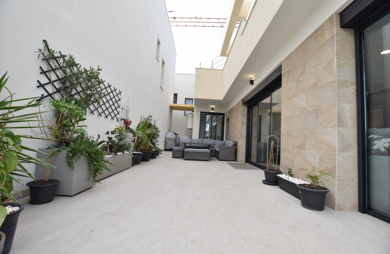 Reventa - Villa - Los Montesinos