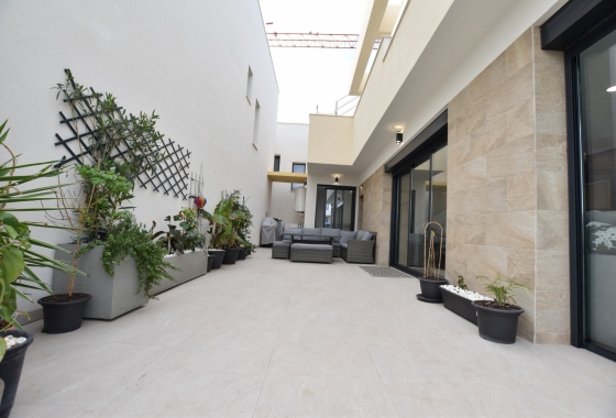 Reventa - Villa - Los Montesinos