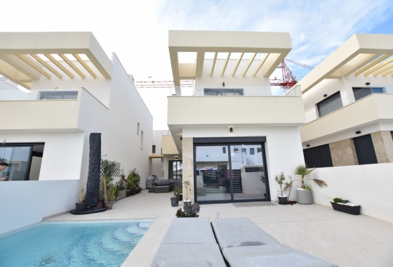 Reventa - Villa - Los Montesinos