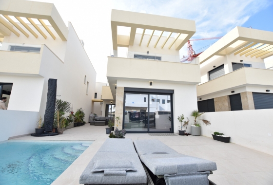 Reventa - Villa - Los Montesinos