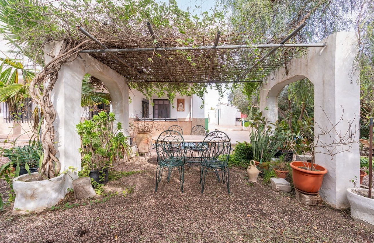 Herverkoop - Villa - Hondón de las Nieves