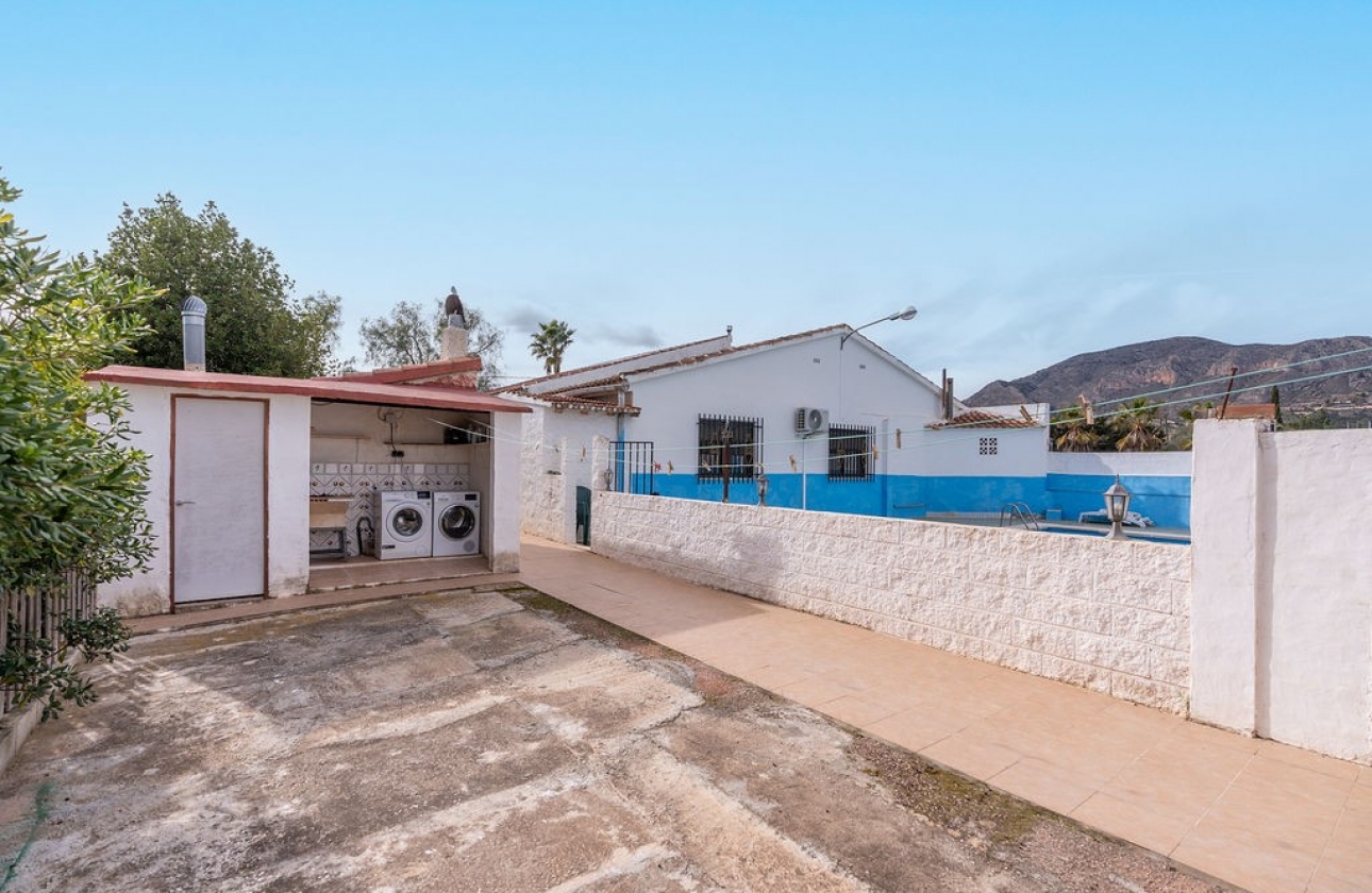 Herverkoop - Villa - Hondón de las Nieves